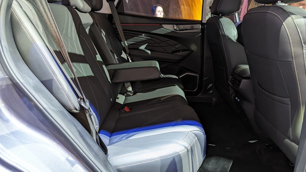 Kaiyi X7 Kunlun салон интерьер второй ряд