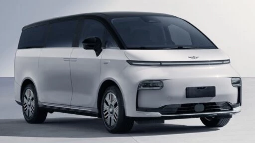 LEVC Xspace сбоку спереди минивэн Geely