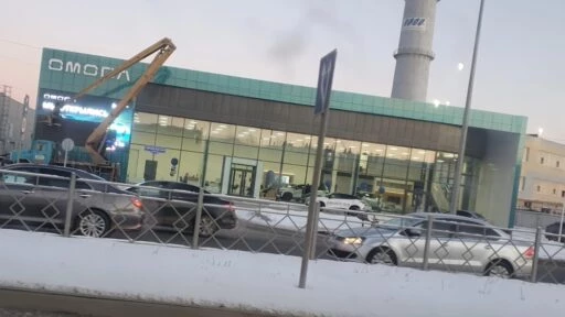 Подход китайских автокомпаний к ведению бизнеса в России автосалон вывески Omoda