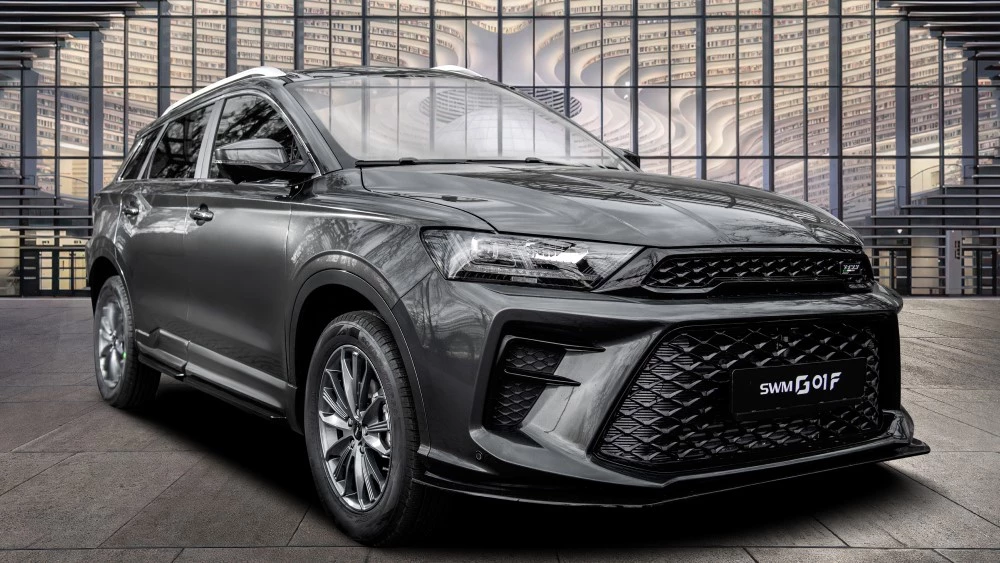 SWM G01F сбоку спереди