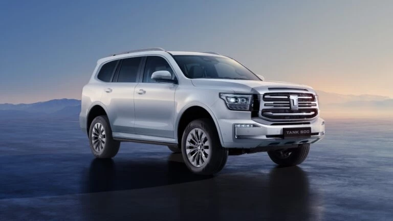 Гибридный внедорожник Tank 500 Urban спереди сбоку