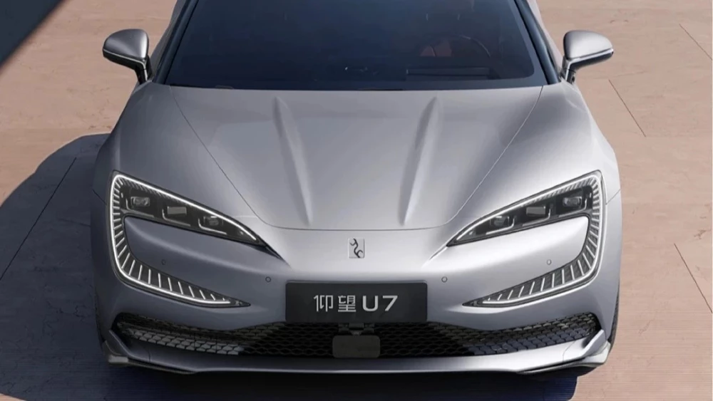 BYD выпустит стильный электроседан. Он войдет в число лучших по аэродинамике Электрический седан YangWang U7 спереди