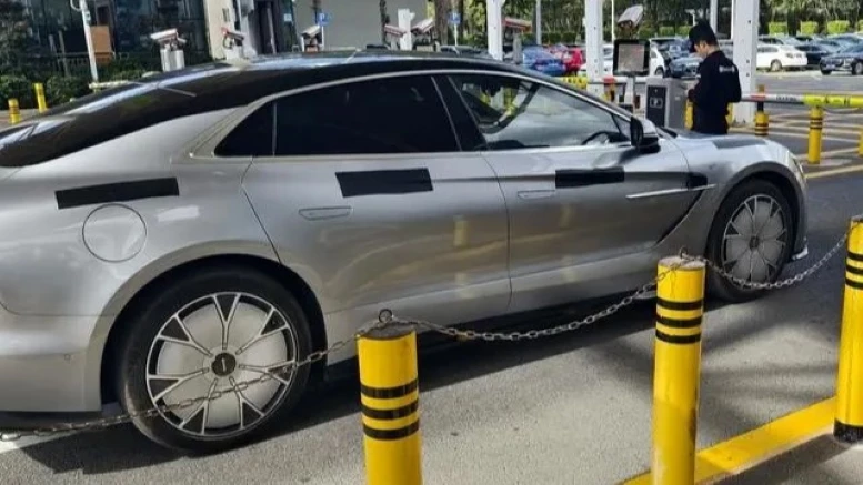 BYD YangWang U7 сбоку