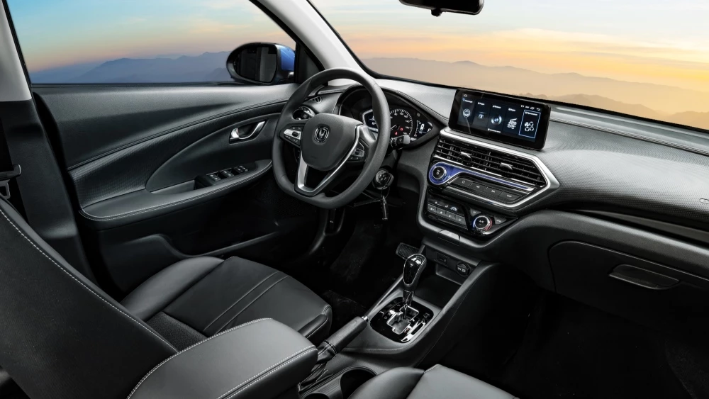 Changan Alsvin салон интерьер первый ряд
