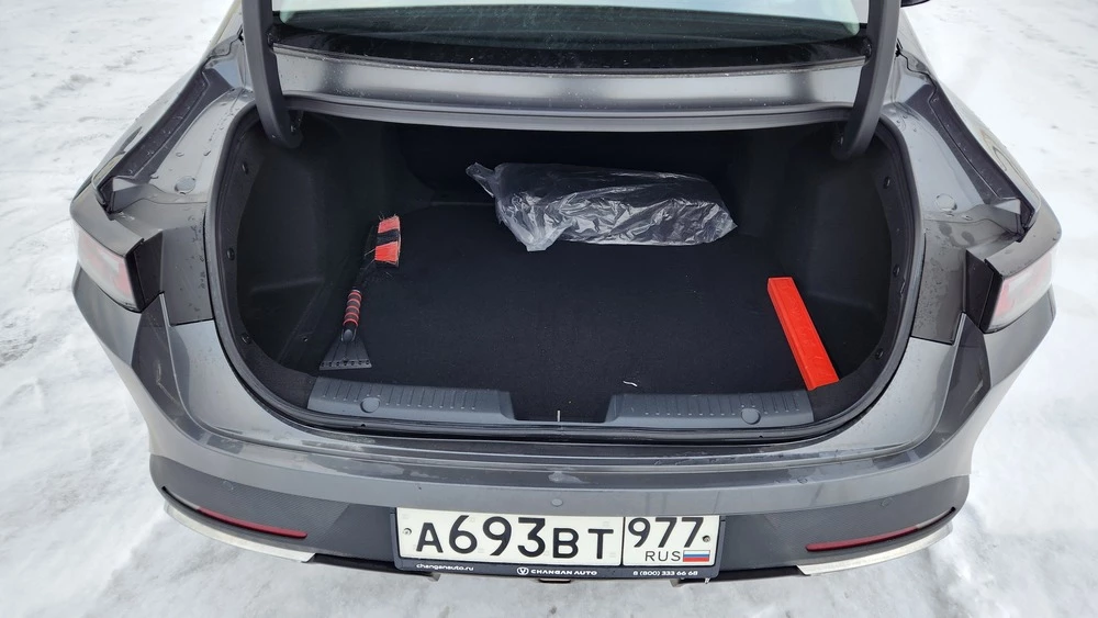 Cедан Changan Lamore багажник