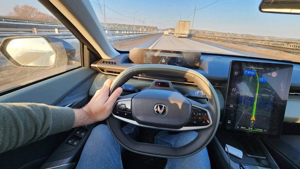 Cедан Changan Lamore салон интерьер тест-драйв