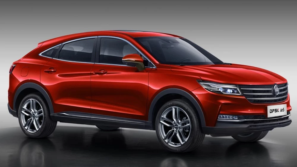 Кроссовер DFSK ix5 сбоку спереди