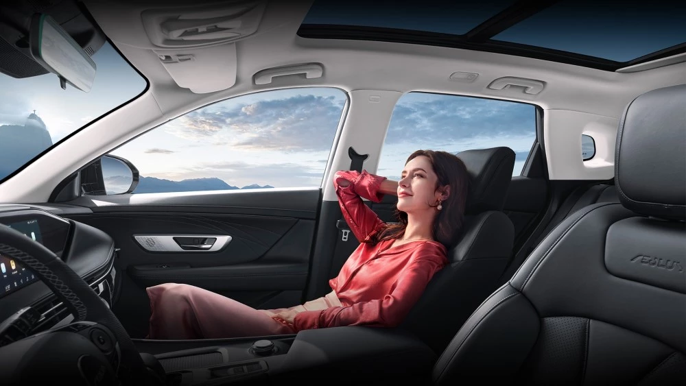 Dongfeng Aeolus Huge в Беларуси салон интерьер сиденья первый ряд