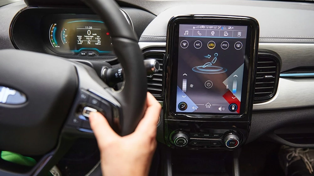 DR 1.0 Chery eq1 в Италии салон интерьер