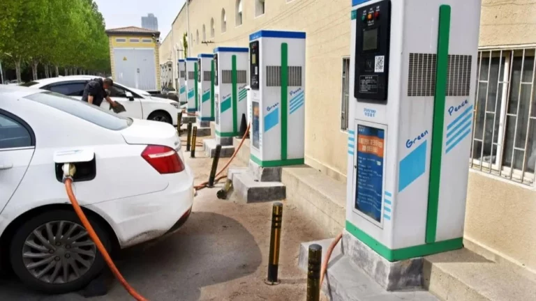 публичная зарядка электромобилей в Китае электромобили