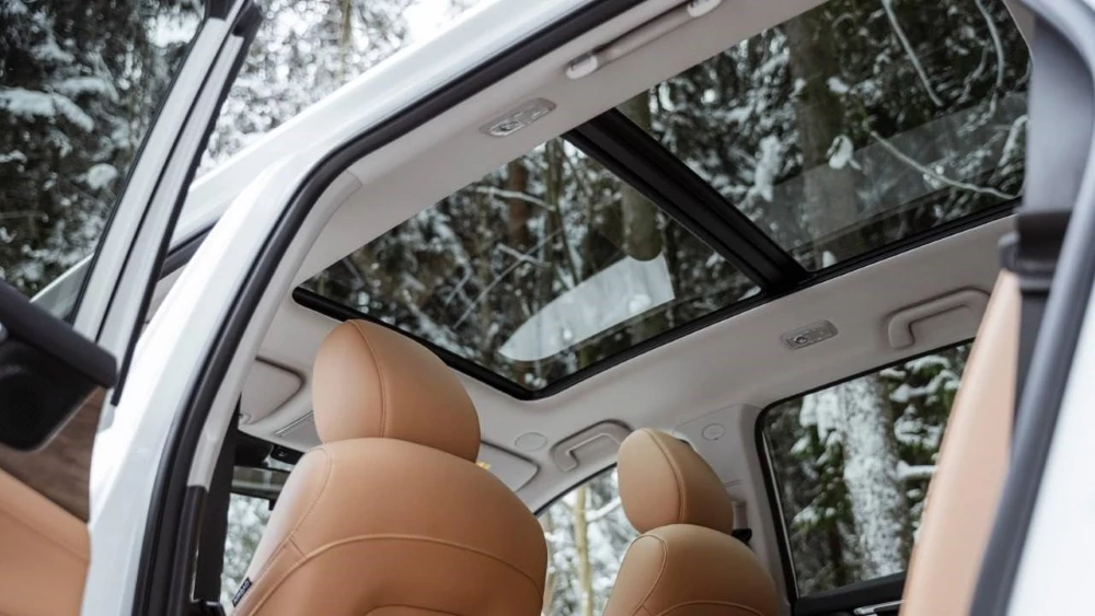 Evolute i-Space панорамная крыша цена салон интерьер