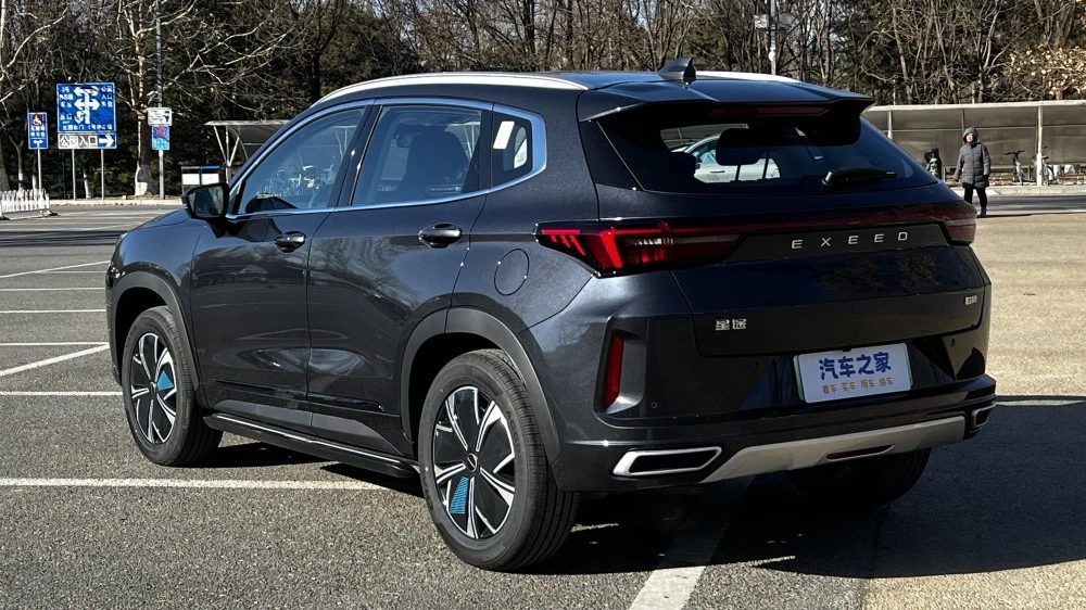 гибридный Exeed LX C-DM сбоку сзади