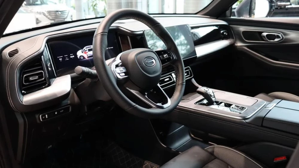 GAC GS8 второго поколения новый у дилера купить салон интерьер