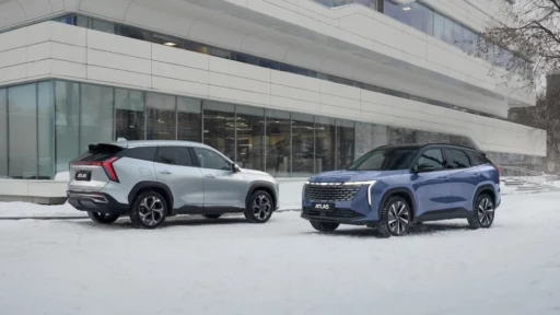 Geely Atlas новый нового поколения цены сбоку спереди сзади