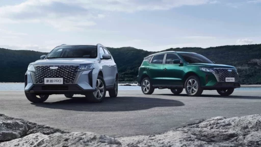 Кроссоверы Geely Okavango Pro спереди сбоку
