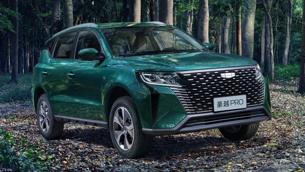 Кроссовер Geely Okavango Pro Haoyue сбоку спереди