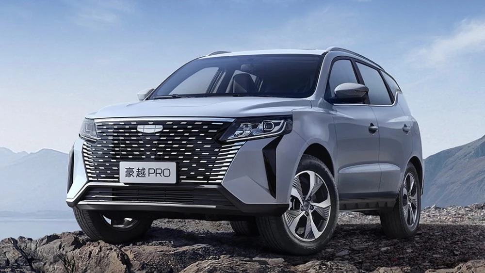 Кроссовер Geely Okavango Pro Haoyue сбоку спереди