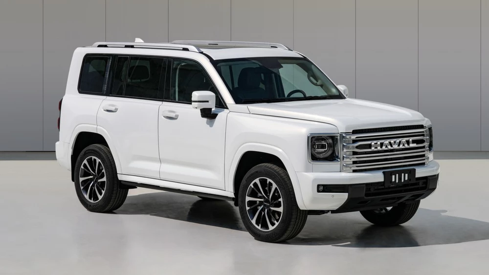 новый внедорожник Haval H9 нового поколения спереди сбоку