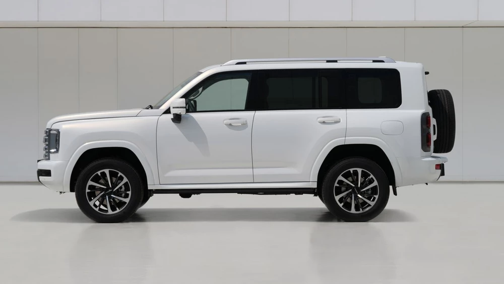 новый внедорожник Haval H9 нового поколения сбоку