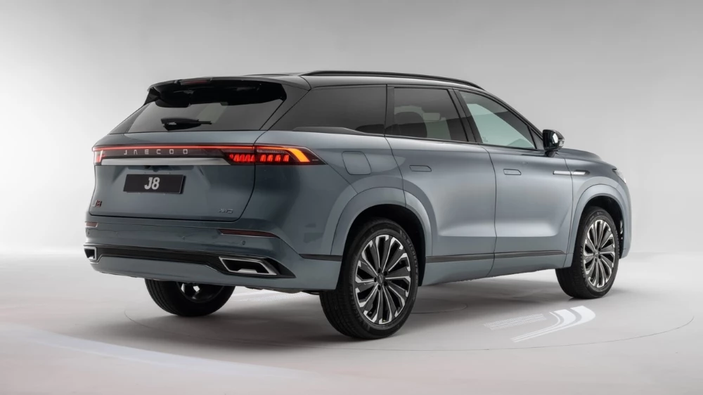 Кроссовер Jaecoo J8 для России сбоку сзади