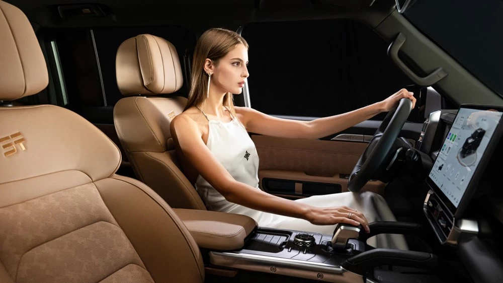 Jetour T2 салон интерьер первый ряд