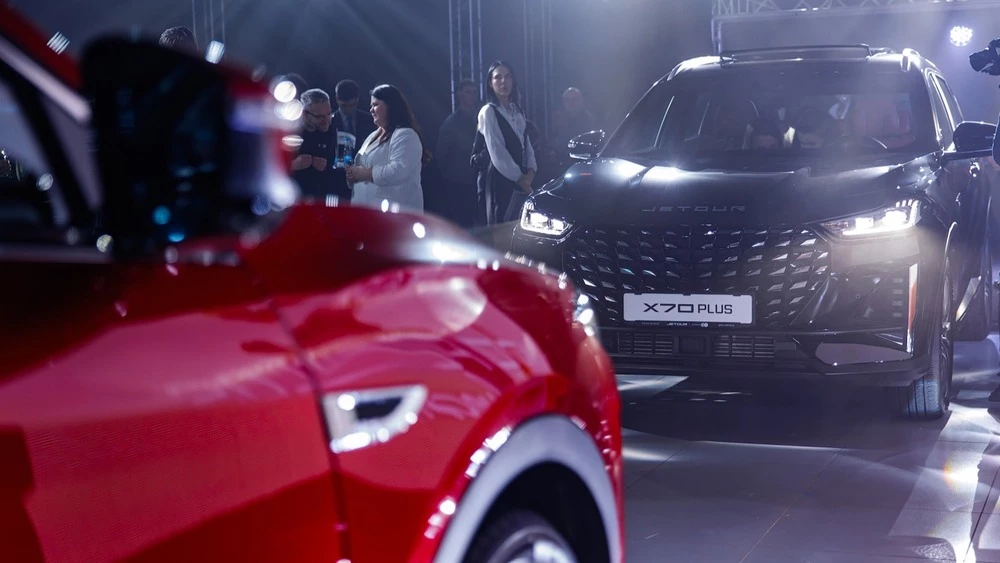 Jetour X70 Plus в Беларуси презентация спереди сбоку сзади