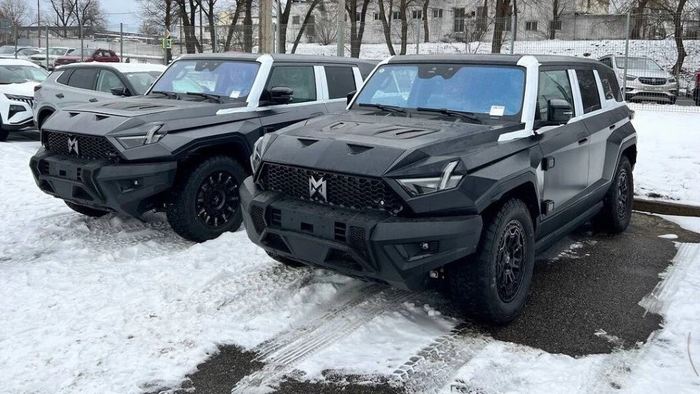 В Беларуси начнутся продажи «китайского Hummer». Внедорожники M-Hero уже прибыли в страну M-Hero в Беларуси спереди сбоку