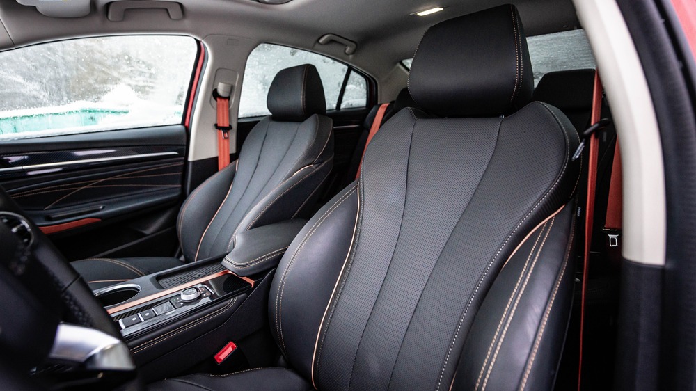 Omoda S5 GT тест-драйв салон интерьер первый ряд сиденья