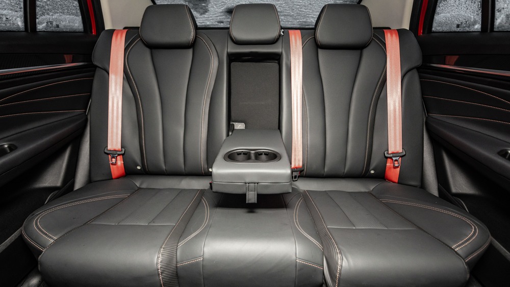Omoda S5 GT тест-драйв салон интерьер второй ряд сиденья