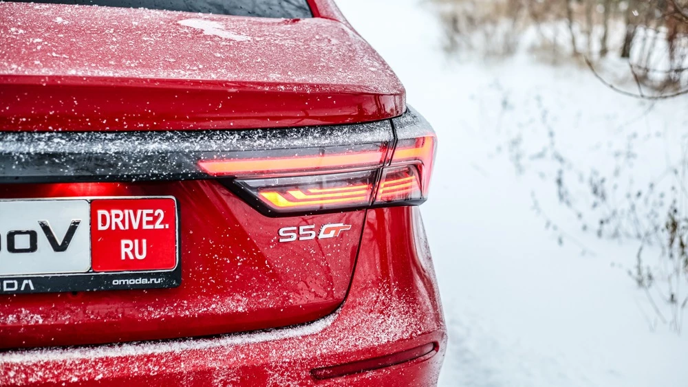 Omoda S5 GT фонари сзади