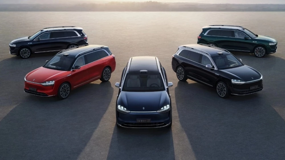 Кроссовер Aito M9 сбоку спереди сверху цветовая гамма