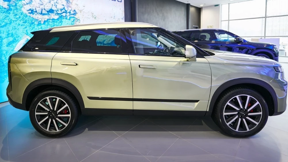 Покупать или не покупать, вот в чём вопрос Jaecoo J7 в БалтАвтоТрейд-М сбоку