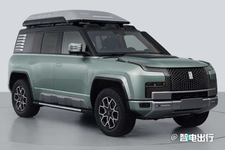 BYD Yangwang U8 в спецверсии Off-Road Master Edition чбоку спереди