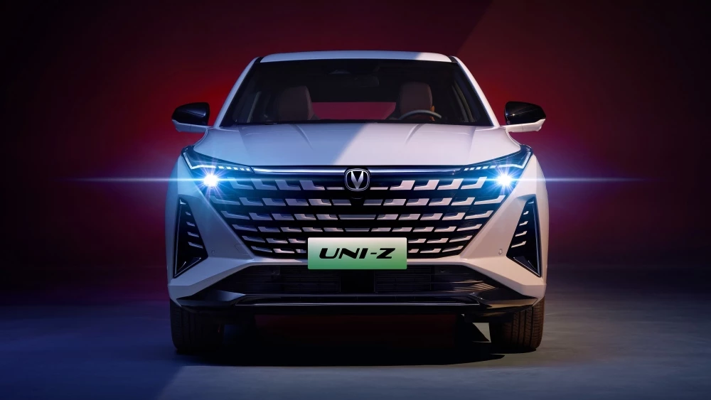 кроссовер Changan Uni-Z спереди