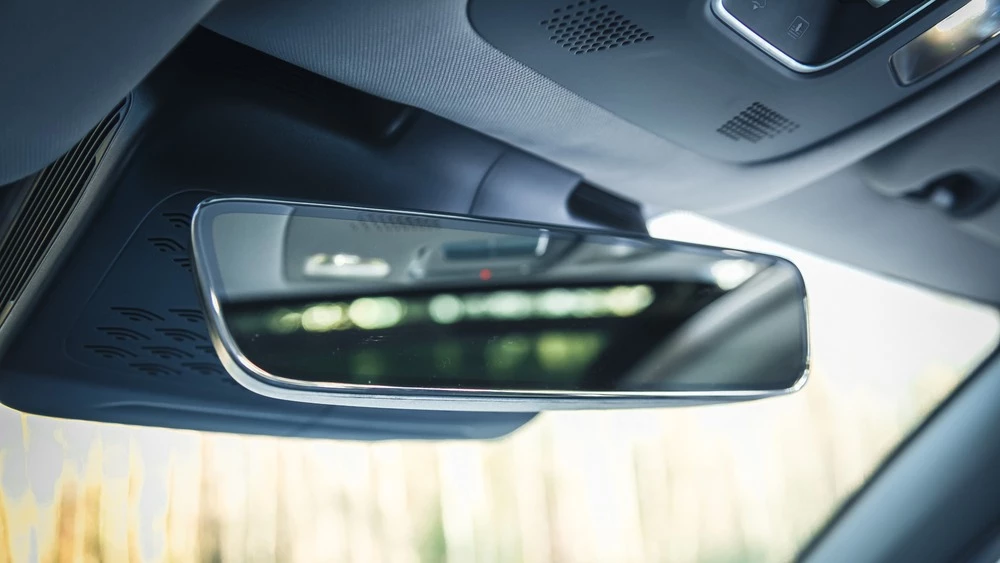 Седан Chery Arrizo 8 салон интерьер зеркало