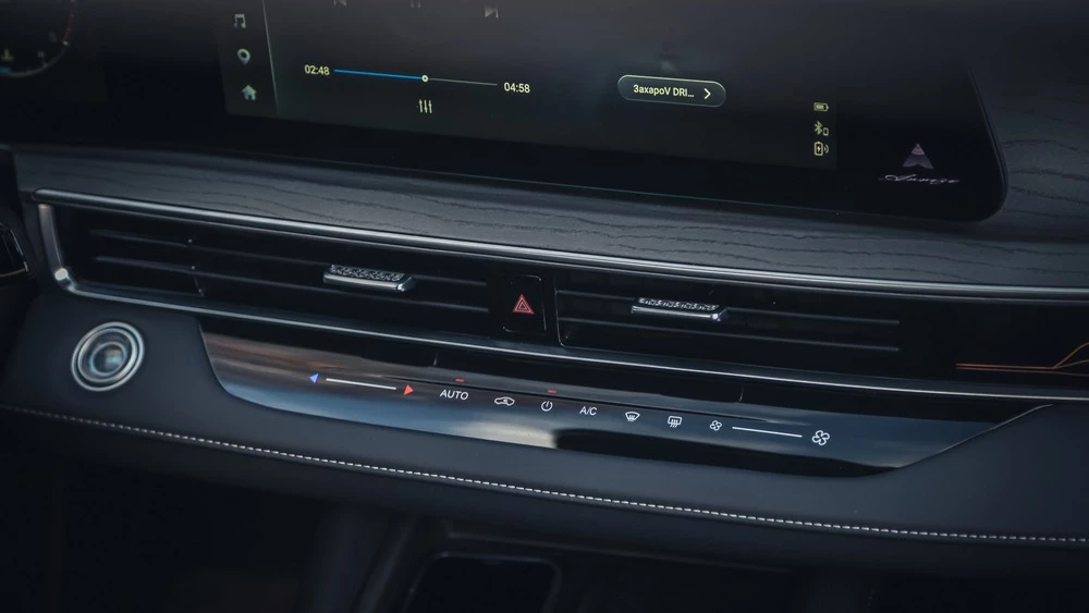 Седан Chery Arrizo 8 салон интерьер управление климатом