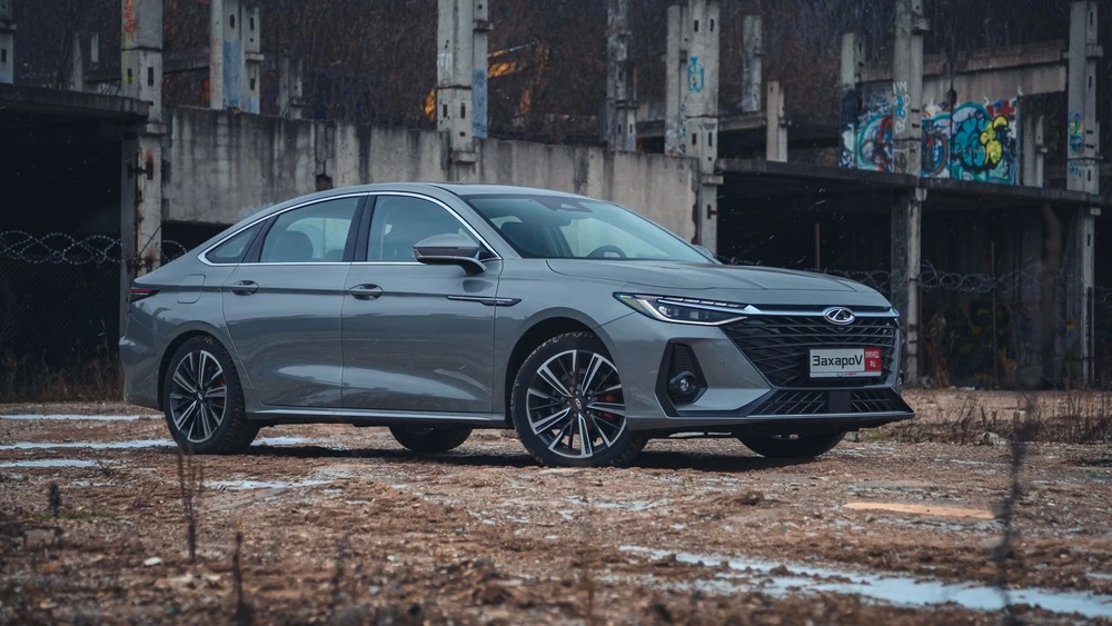 Седан Chery Arrizo 8 сбоку спереди