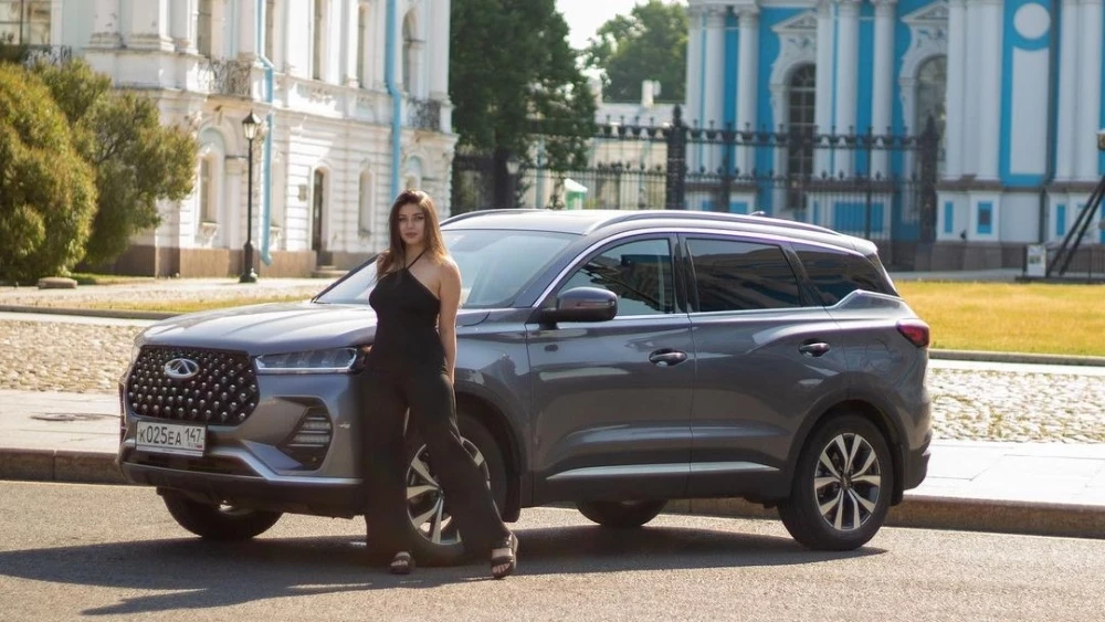 Ки-о-си фанаты Chery в Китае Tiggo 7 Pro девушка