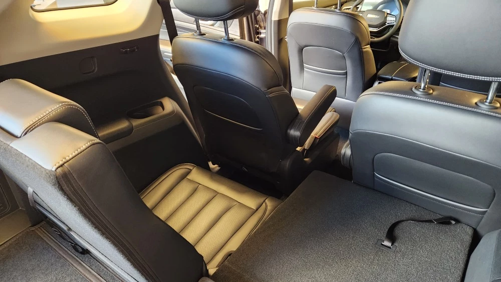 DFSK 600 салон интерьер третий ряд