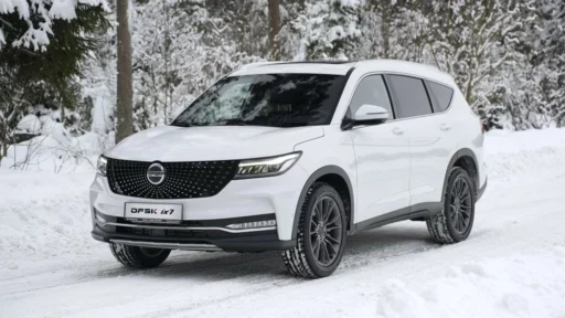 Dongfeng DFSK ix7 сбоку спереди зимой