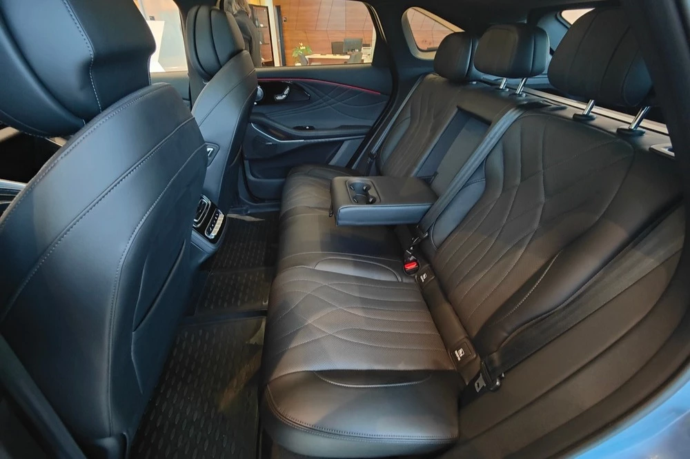 Exeed RX Мишин тест салон интерьер второй ряд сиденья