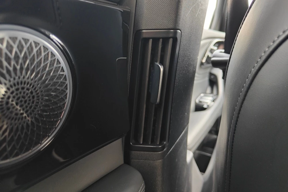 Exeed RX Мишин тест салон интерьер второй ряд сиденья дефлекторы 