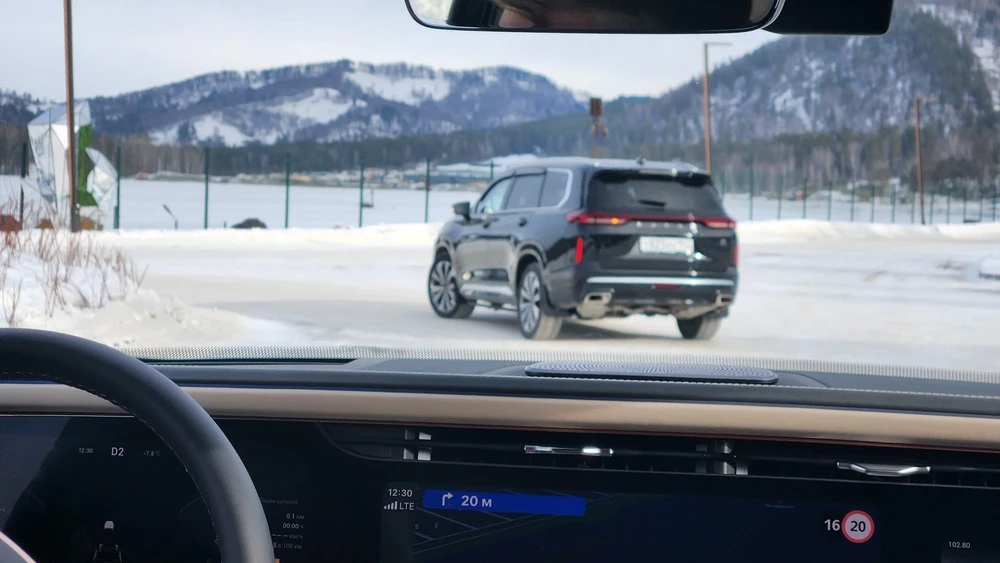 Exeed VX тест сзади вид из окна