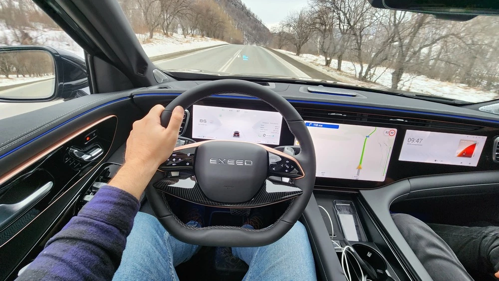 Exeed VX тест салон интерьер за рулем