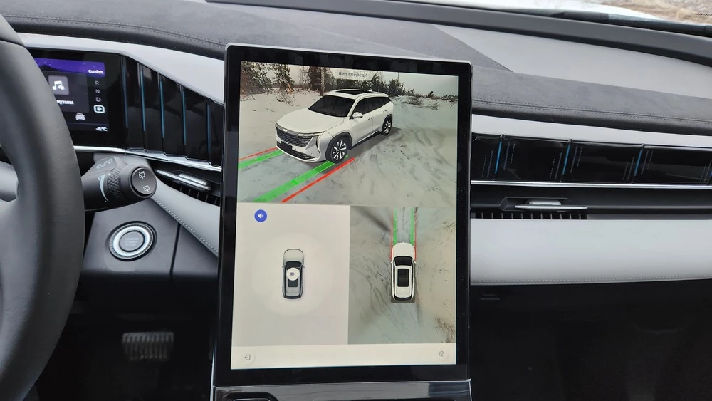 Кроссовер Geely Atlas салон интерьер мультимедиа медиасистема