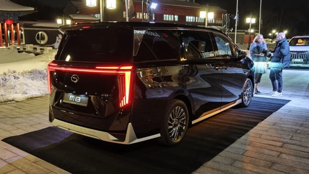 gac m8 презентация сбоку сзади