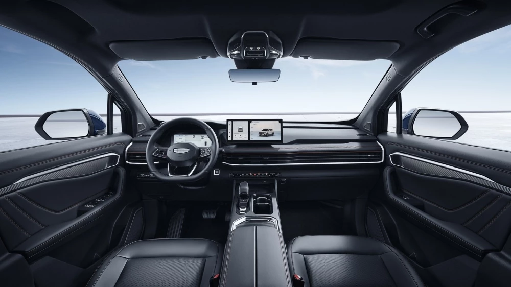 Кроссовер Geely Okavango в России салон интерьер