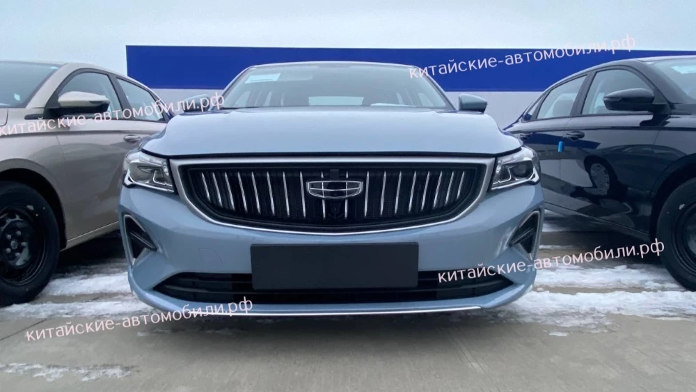 Обновленный седан Geely Emgrand Белджи спереди