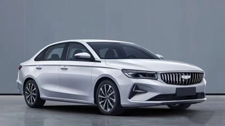 Обновленный седан Geely Emgrand сбоку спереди