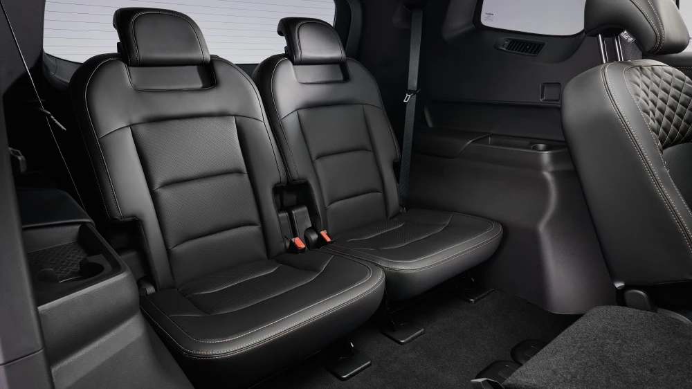 Geely Okavango салон интерьер третий ряд сидений